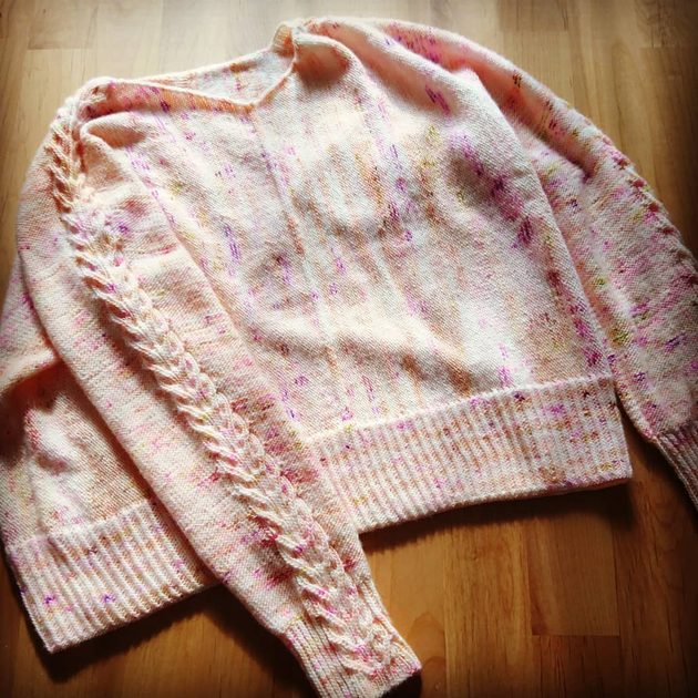 Hatsuyukikazura knitting pattern by Kineco Design